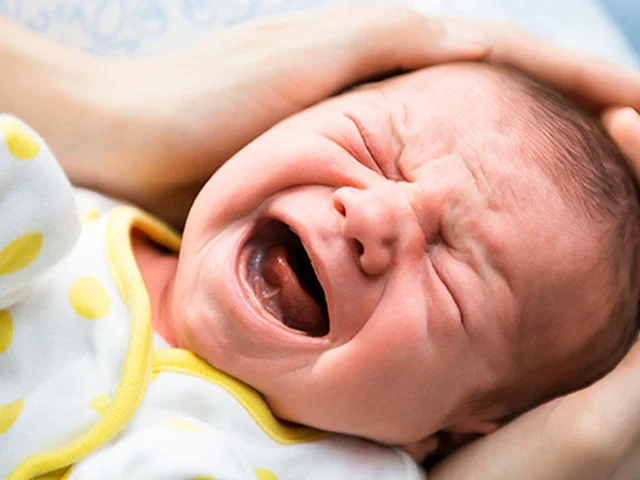 علائم و نشانه های های کولیک در نوزادان