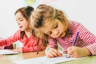 کودکان چپ دست، چه ویژگی‌هایی دارند؟