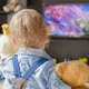 تلویزیون چه تاثیر بر کودکان دارد؟